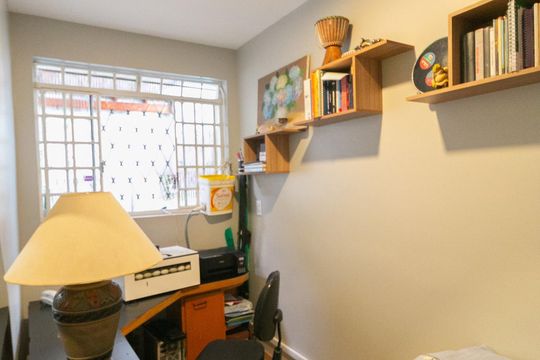 Casa para alugar com 4 quartos, 382m² em Santa Branca, Belo Horizonte