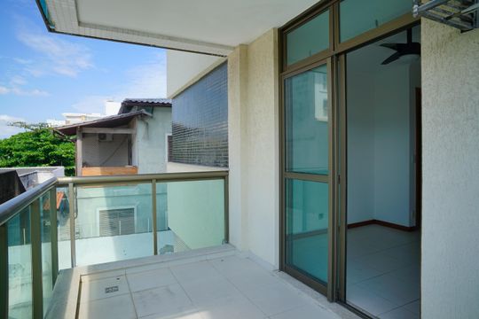 Varanda do quarto 3 de apartamento para alugar com 3 quartos, 110m² em Piratininga, Niterói