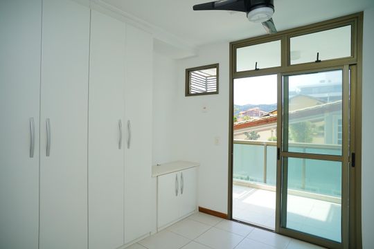 Quarto 3 de apartamento para alugar com 3 quartos, 110m² em Piratininga, Niterói