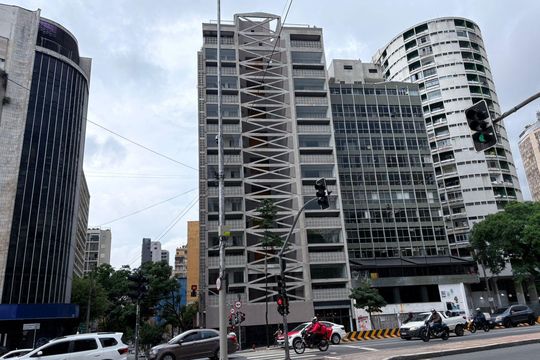 Fachada de kitnet/studio para alugar com 1 quarto, 43m² em República, São Paulo