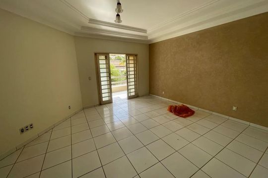 Casa para alugar com 4 quartos, 467m² em Tabajaras, Uberlândia