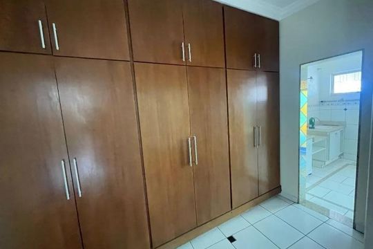 Casa para alugar com 4 quartos, 467m² em Tabajaras, Uberlândia