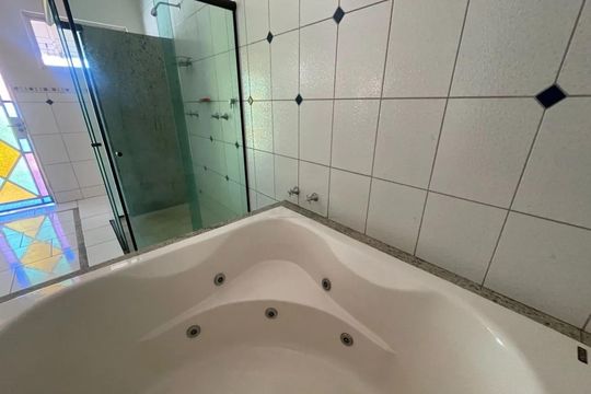 Casa para alugar com 4 quartos, 467m² em Tabajaras, Uberlândia