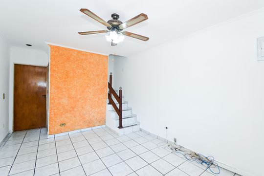 Sala de casa à venda com 2 quartos, 116m² em Vila Maranduba, Guarulhos