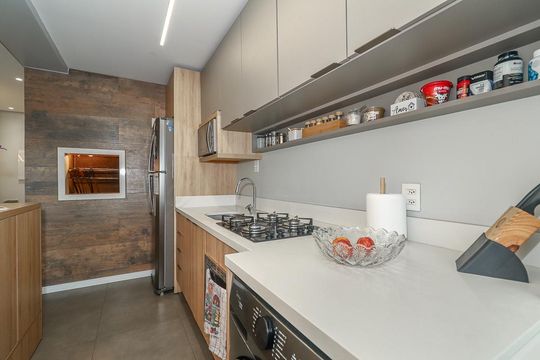 Cozinha de apartamento à venda com 3 quartos, 82m² em São Sebastião, Porto Alegre
