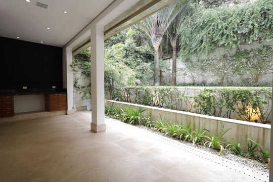 Varanda de casa de condomínio à venda com 4 quartos, 483m² em Jardim Guedala, São Paulo