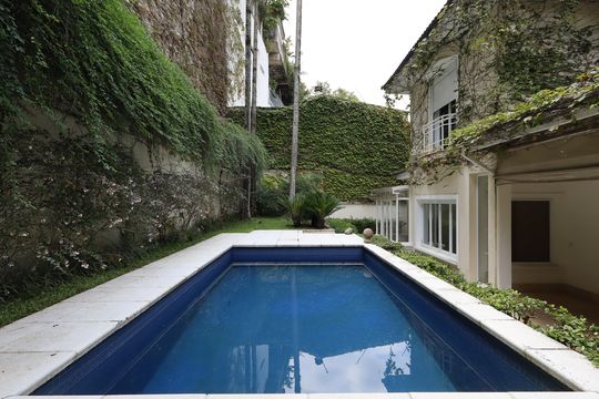 Piscina de casa de condomínio à venda com 4 quartos, 483m² em Jardim Guedala, São Paulo