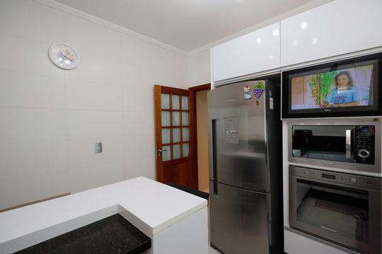 Cozinha - Armários de casa para alugar com 4 quartos, 225m² em Vila Mazzei, São Paulo