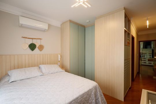 Suíte 1 de casa para alugar com 4 quartos, 225m² em Vila Mazzei, São Paulo