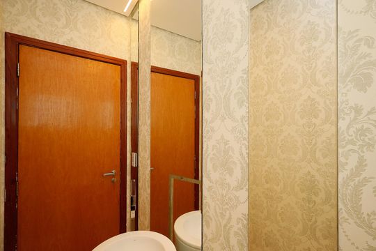 Lavabo de casa para alugar com 4 quartos, 225m² em Vila Mazzei, São Paulo