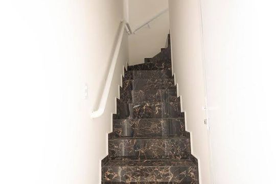Escada de casa de condomínio para alugar com 2 quartos, 55m² em Vila Caiçara, Praia Grande