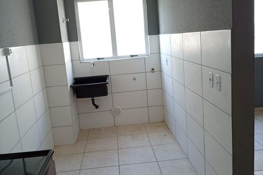 Cozinha de apartamento para alugar com 2 quartos, 52m² em Chapéu do Sol, Porto Alegre