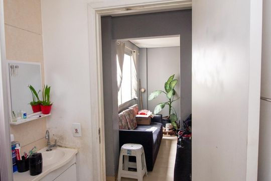 Banheiro Social de apartamento à venda com 2 quartos, 47m² em Parque Maracana, Contagem