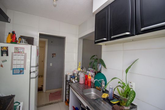 Cozinha e Área de Serviço de apartamento à venda com 2 quartos, 47m² em Parque Maracana, Contagem