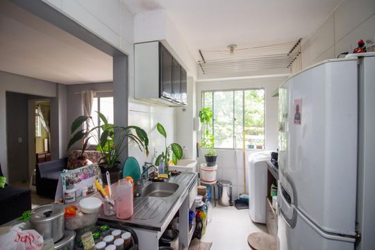 Cozinha e Área de Serviço de apartamento à venda com 2 quartos, 47m² em Parque Maracana, Contagem