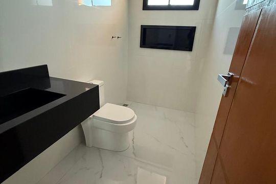 Banheiro de casa à venda com 3 quartos, 170m² em Jardim Carlos Gomes, Jundiaí