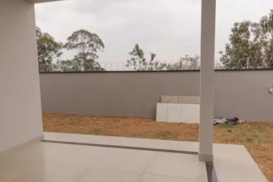 Área externa de casa à venda com 3 quartos, 170m² em Jardim Carlos Gomes, Jundiaí