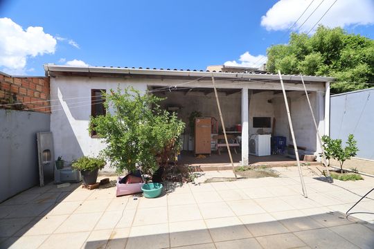 Quintal de casa à venda com 2 quartos, 43m² em São José, Canoas