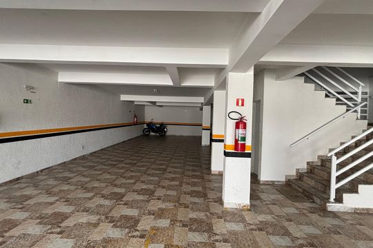 Garagem de apartamento à venda com 2 quartos, 102m² em Jardim Santo André, Santo André