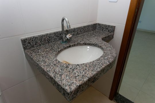 Banheiro de apartamento à venda com 1 quarto, 77m² em Vila Esperança, São Paulo