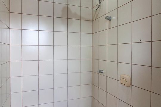 Banheiro de Serviço de apartamento para alugar com 3 quartos, 130m² em Patrimônio, Uberlândia