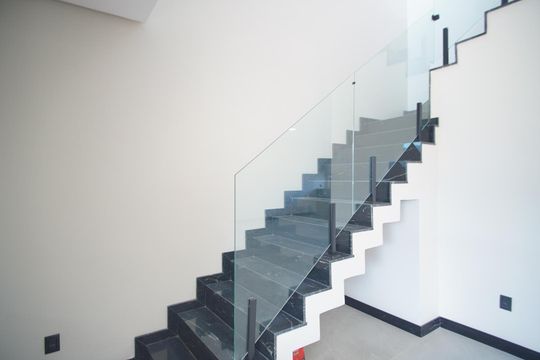 Escada - Acesso Quartos de casa de condomínio à venda com 3 quartos, 224m² em Sarandi, Porto Alegre