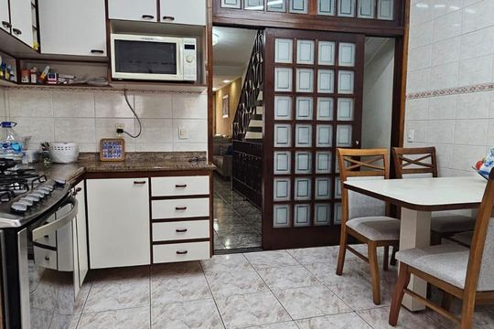Cozinha de casa à venda com 3 quartos, 235m² em Jardim Las Vegas, Santo André