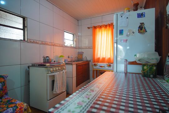 Cozinha de casa para alugar com 2 quartos, 300m² em Jardim Carvalho, Porto Alegre