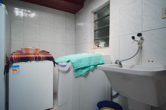 Área de Serviço de casa para alugar com 2 quartos, 300m² em Jardim Carvalho, Porto Alegre