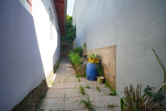 Quintal Lateral de casa para alugar com 2 quartos, 300m² em Jardim Carvalho, Porto Alegre