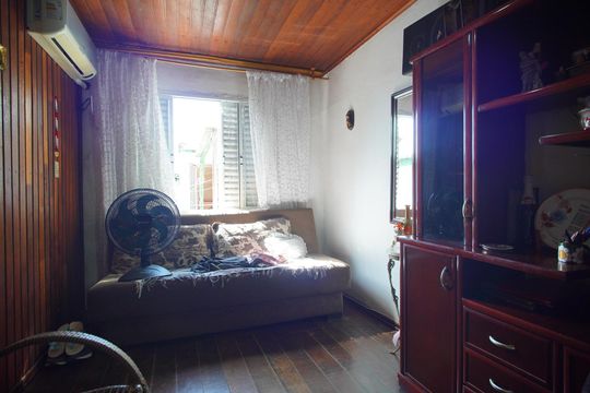 Sala de casa para alugar com 2 quartos, 300m² em Jardim Carvalho, Porto Alegre