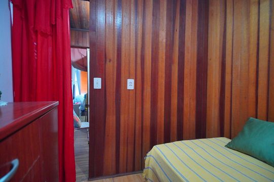 Quarto 2 de casa para alugar com 2 quartos, 300m² em Jardim Carvalho, Porto Alegre