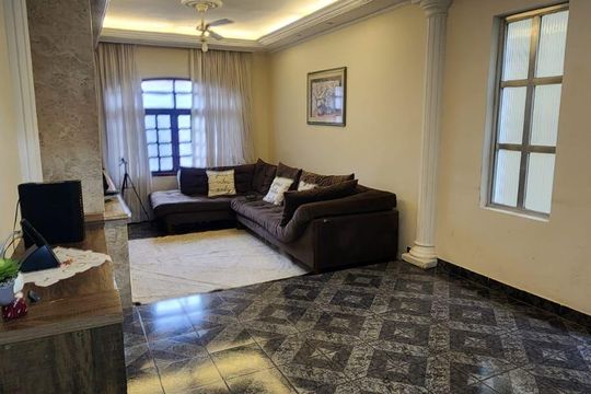 Sala de casa à venda com 4 quartos, 220m² em Jardim Popular, São Paulo