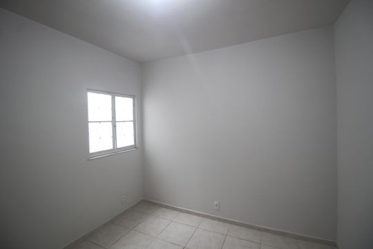 Quarto 2 de apartamento para alugar com 2 quartos, 50m² em Centro, Nova Iguaçu