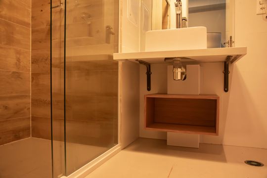 Banheiro de kitnet/studio para alugar com 1 quarto, 42m² em Vila Clementino, São Paulo