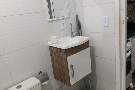 Banheiro de apartamento para alugar com 1 quarto, 21m² em Cidade Ocian, Praia Grande