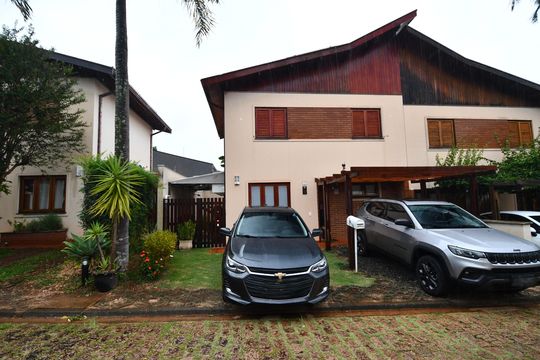 Fachada de casa de condomínio à venda com 3 quartos, 120m² em Bosque de Barão Geraldo, Campinas