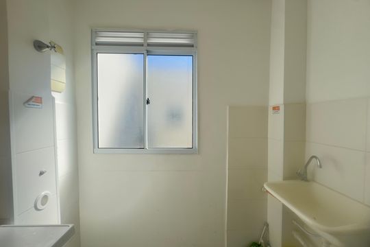 Área de Serviço de apartamento para alugar com 2 quartos, 38m² em Jardim Hanna, Guarulhos