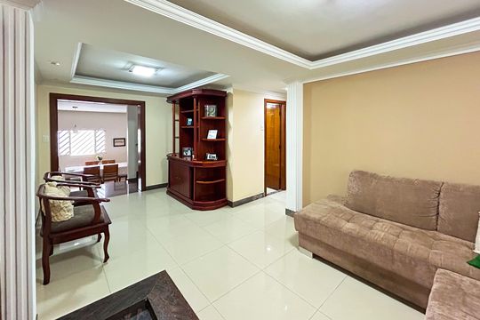 Casa à venda com 5 quartos, 278m² em Alípio de Melo, Belo Horizonte