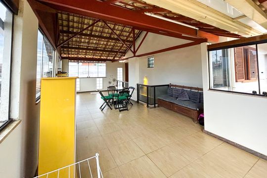 Casa à venda com 5 quartos, 278m² em Alípio de Melo, Belo Horizonte