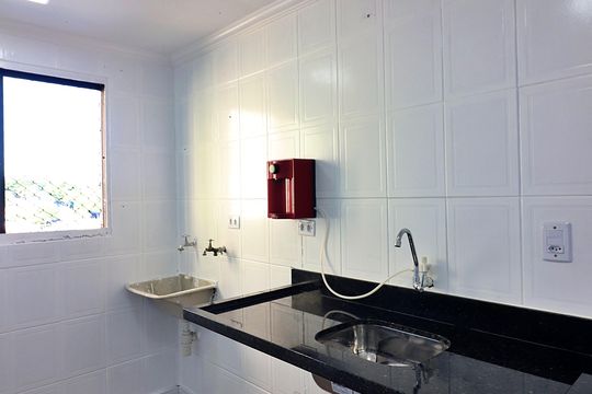 Cozinha e Área de Serviço de apartamento à venda com 2 quartos, 43m² em Santa Terezinha, São Bernardo do Campo