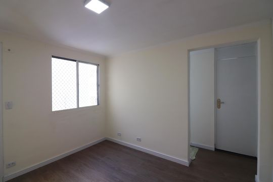 Sala  de apartamento à venda com 2 quartos, 43m² em Santa Terezinha, São Bernardo do Campo