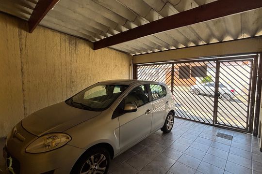 Garagem de casa à venda com 2 quartos, 68m² em Parque Capuava, Santo André