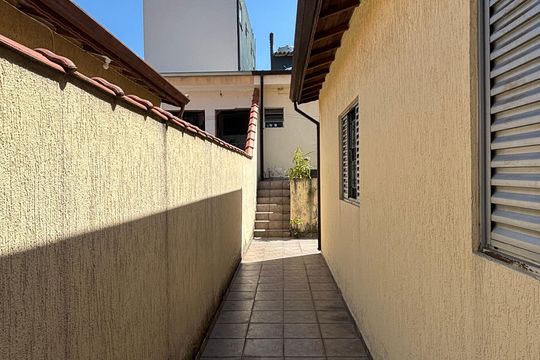 Corredor de casa à venda com 2 quartos, 68m² em Parque Capuava, Santo André