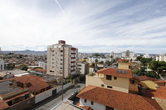 Vista de apartamento à venda com 3 quartos, 87m² em Padre Eustáquio, Belo Horizonte