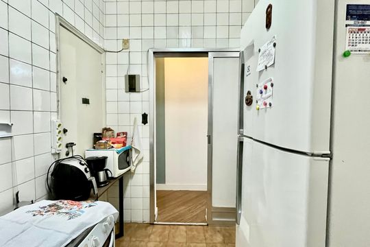 Cozinha de apartamento para alugar com 1 quarto, 55m² em Copacabana, Rio de Janeiro