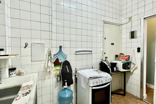Cozinha de apartamento para alugar com 1 quarto, 55m² em Copacabana, Rio de Janeiro