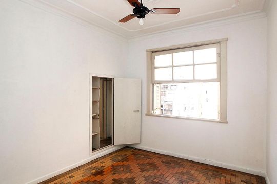 Quarto 1 de apartamento à venda com 3 quartos, 159m² em Centro Histórico, Porto Alegre