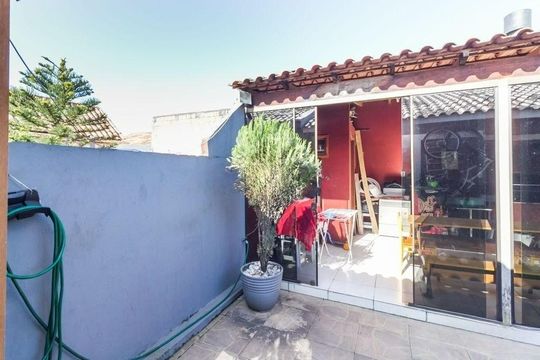 Área Externa de casa à venda com 2 quartos, 54m² em Hípica, Porto Alegre