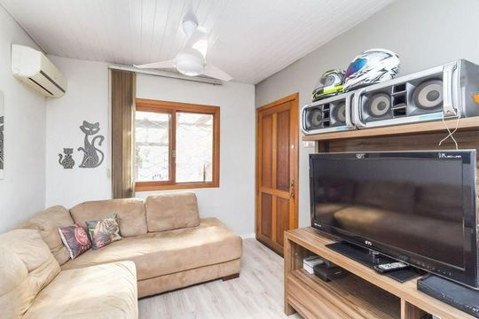 Sala de casa à venda com 2 quartos, 54m² em Hípica, Porto Alegre